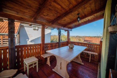 Medjedovica Brdo Godovik in زلاتيبور