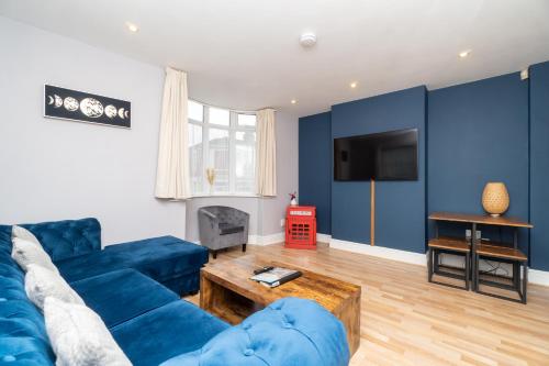 Spacious 2 bed Southville flat near Harbourside