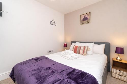 Spacious 2 bed Southville flat near Harbourside