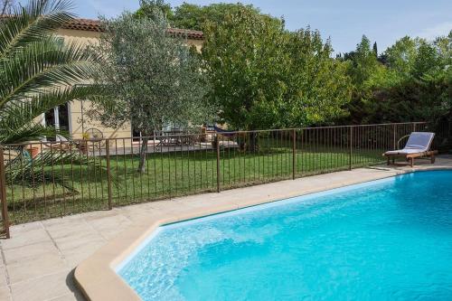 Agréable villa avec jardin et piscine - Location, gîte - Allauch