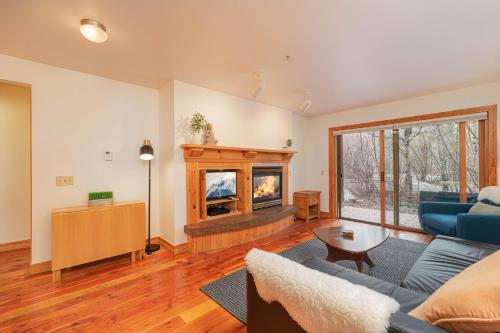Targhee Rentals 122 in Driggs Idaho near Grand Targhee Ski Resort King Size Bed in Driggs, USA