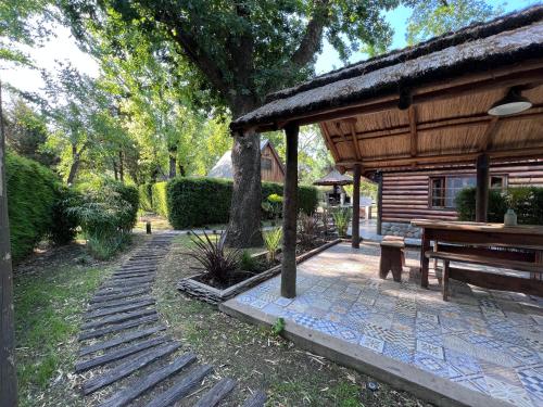 Los Plátanos cabañas & suites