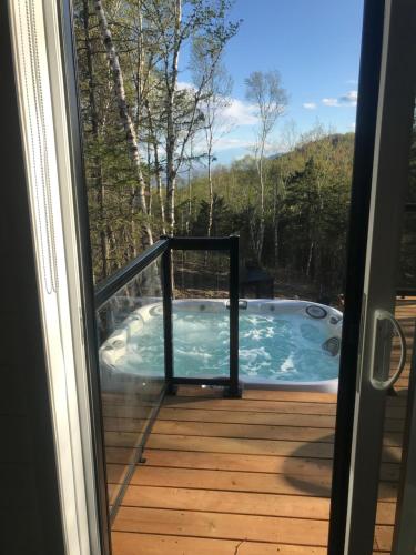 bubbelbad, Charlevoix expérience thermale en pleine nature - Suites Nature Charlevoix - Suite #2 (Charlevoix experience thermale en pleine nature - Suites Nature Charlevoix - Suite #2) in Baie-Saint-Paul (QC)