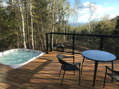 bubbelbad, Charlevoix expérience thermale en pleine nature - Suites Nature Charlevoix - Suite #2 (Charlevoix experience thermale en pleine nature - Suites Nature Charlevoix - Suite #2) in Baie-Saint-Paul (QC)