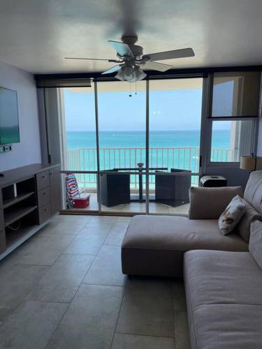 Beach Front Condo in Isla Verde! - image 5
