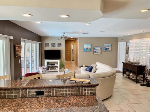 Relaxing, private getaway with amazing water views at our SUPER PARADISE! in Fort Lauderdale, USA