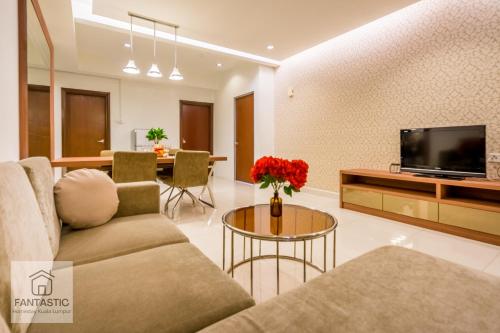 Regalia Residence at KLCC View Sky Pool by KC, Kuala Lumpur (photo 4)
