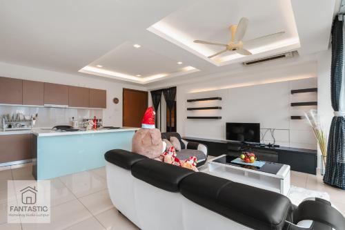 Regalia Residence at KLCC View Sky Pool by KC - image 7