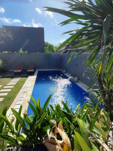 Large 4 bedroom villa w private pool near beach