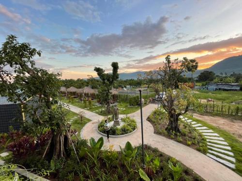 Kampot Tropical Village