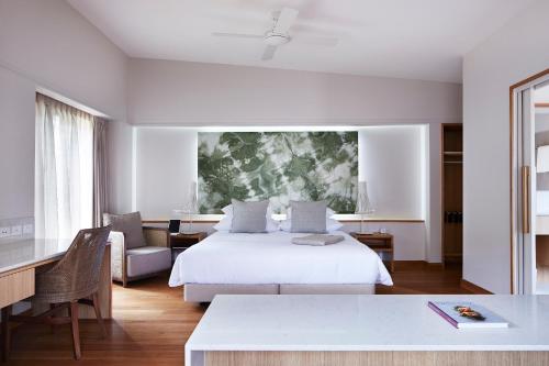 Elements of Byron in Belongil Beach