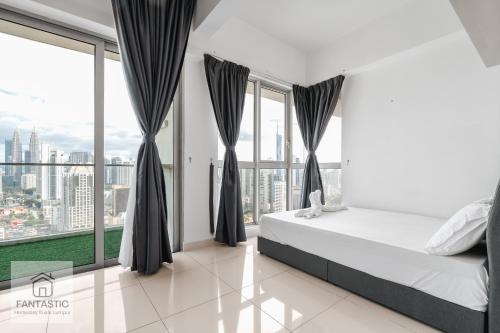 Regalia Residence at KLCC View Sky Pool by KC - image 4