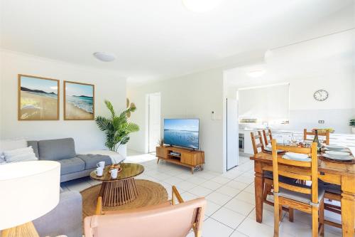 Fingal Bay Coastal Retreat 1 12 Marine Dr fantastic ground floor duplex - image 3