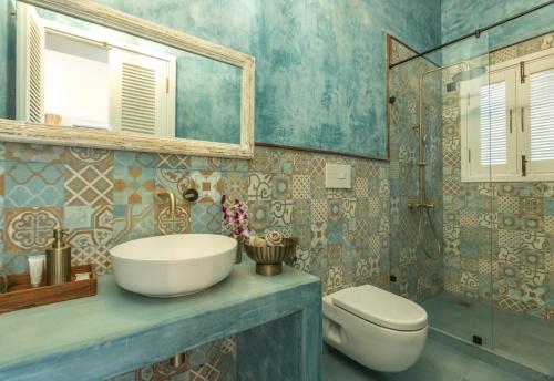 Bathroom, Portuguese Splendor: 9BHK Villa, 3 Private Pools! in Vagator