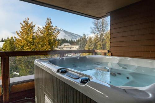 Patagonia 2 Bed 2 Bath with Private Hot Tub