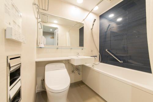 Moderate Double Washer/dryer - Non-Smoking  image 1