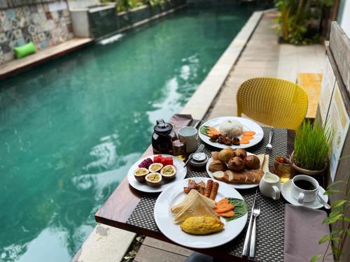 Food and beverages, SARINA Hotel and Villa in Sangkat Phnom Penh Thmei