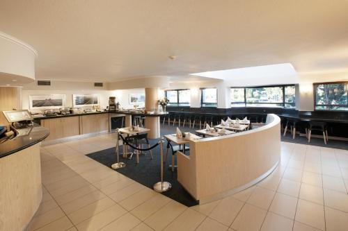 Restaurant, Road Lodge Germiston Lake in Germiston