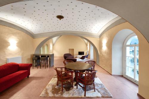 Two-Bedroom Deluxe Apartment
