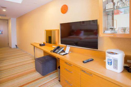 room detail thumbnail 2