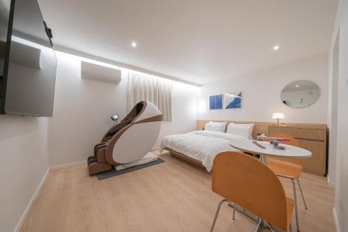 Standard Double Room with Massage Chair