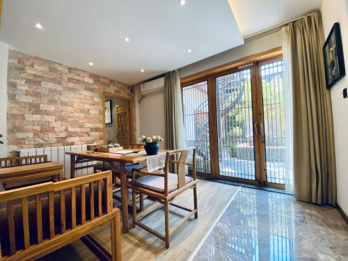 Simple Palace near Sunshine Lido Grand Theater