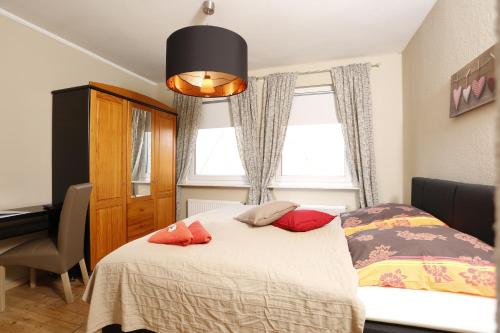 1 double bed, 1 twin bed