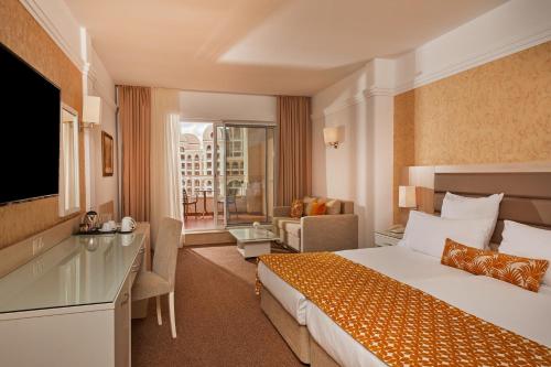 Double Deluxe Room Sea View image 2