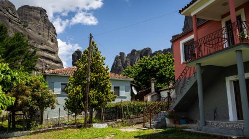 Fani's House Under Meteora