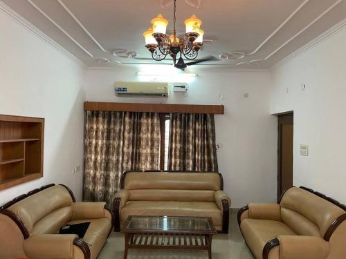 . AIRHOMESTAYS-VILLA IN PRIME LOCATION