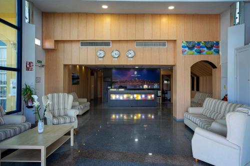 入口, Hotel Los Barruecos by Croma in 卡塞雷斯馬爾帕蒂達