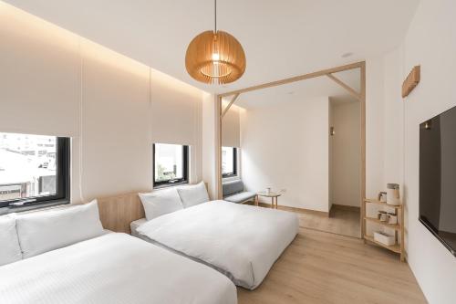Standard Quadruple Room image 10