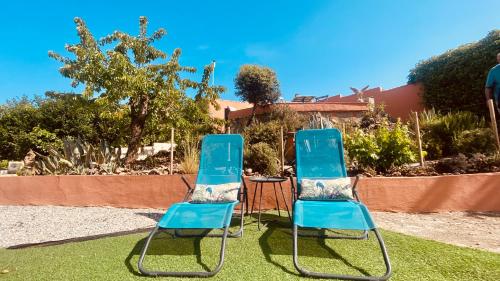 Finca Foremana - Tranquil country villa near Granada with pool table, BBQ, outdoor cinema, darts, games, plunge pool and hiking