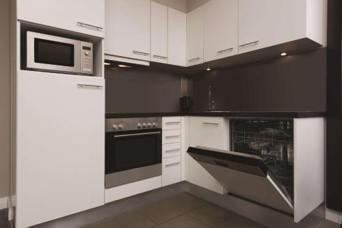 Adina Apartment Hotel Berlin Checkpoint Charlie - image 3