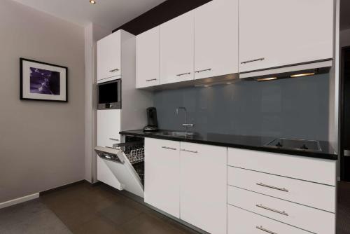 Adina Apartment Hotel Frankfurt Neue Oper - image 13