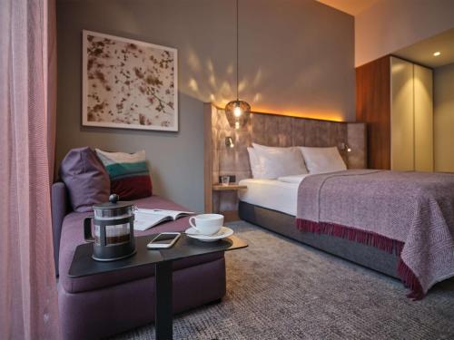 1 queen bed
