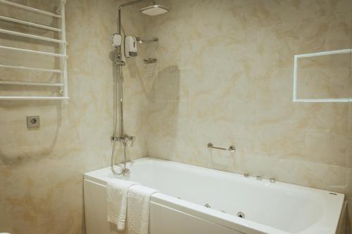 Alice Place Hotel - image 2