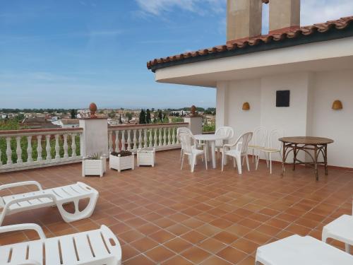 One-Bedroom Apartment room in APARTAMENT AMB GRAN TERRASSA
