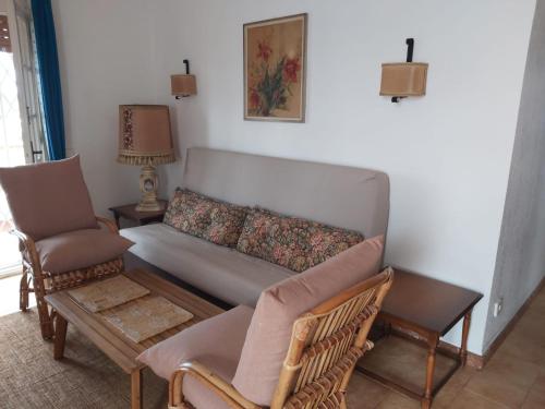 APARTAMENT AMB GRAN TERRASSA - image 5