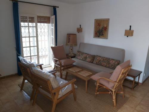One-Bedroom Apartment image 7