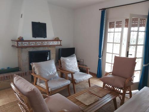 One-Bedroom Apartment image 5