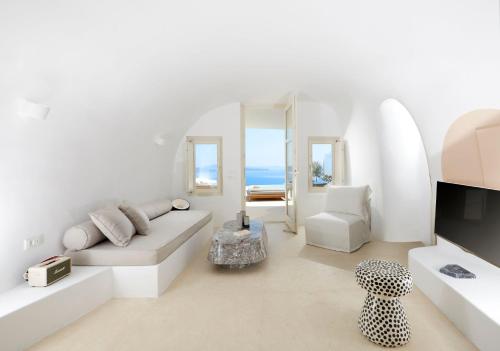 Elegant Santorini House Villa Serenity Caldera ViewOutdoor Hot Tub Private Pool Oia