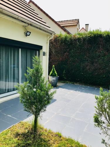 Studio indépendant dans une maison avec jardin - Pension de famille - Serris