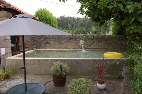 Casa Rústica com Piscina Privada - Perto do Porto (Casa Rustica com Piscina Privada - Perto do Porto) in ลันยิง