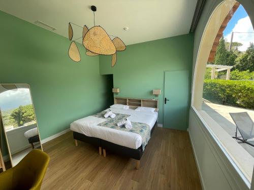 1 queen bed