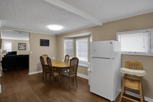 Pleasant Hill Home - image 10