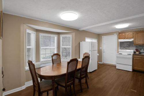 Pleasant Hill Home - image 11