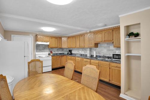 Pleasant Hill Home - image 13