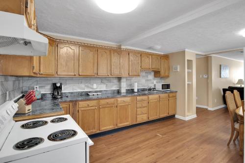 Pleasant Hill Home - image 14