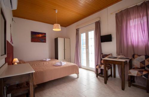 Akis Villa Studios & Apartment with Pool - image 14
